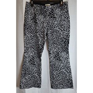 Anthropologie The Margot Kick-Flare Cropped Pants by Maeve S B&W Floral